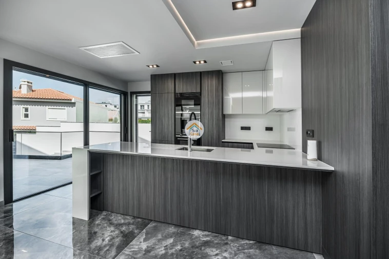 Moradia T4 para Venda em Alcabideche Foto 21