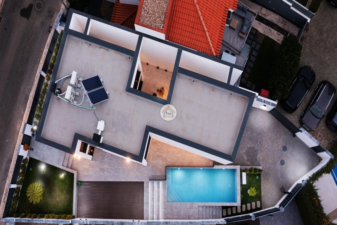 Moradia T4 para Venda em Alcabideche Foto 59