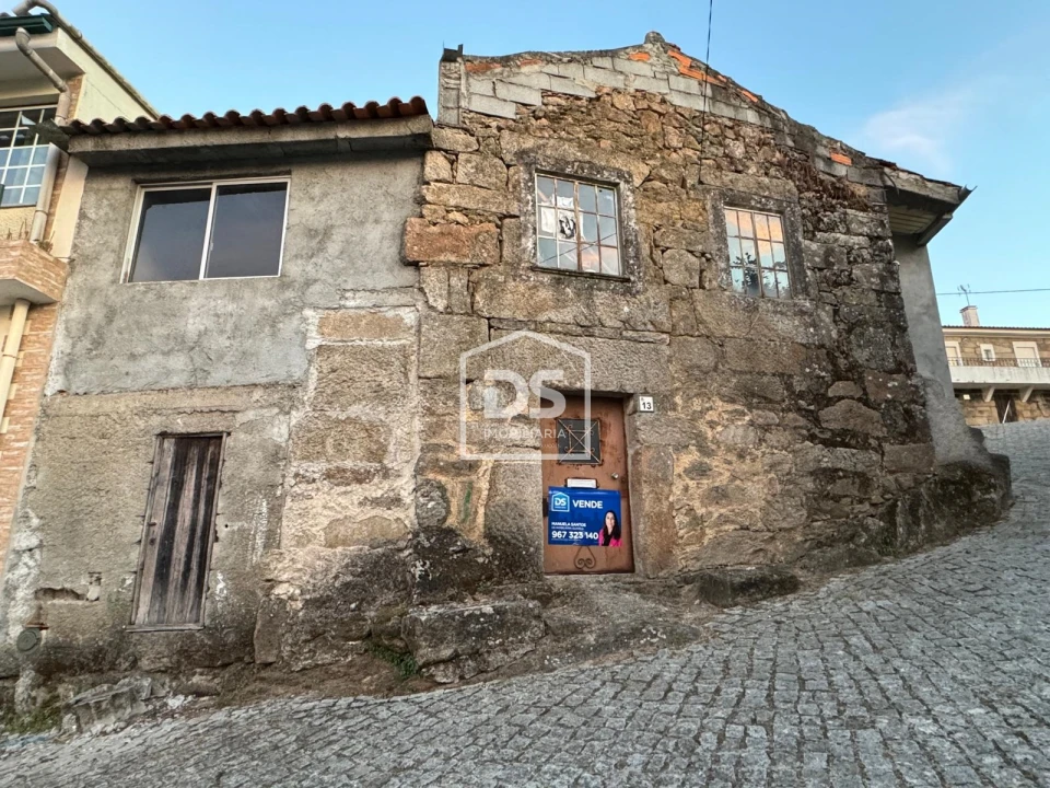 Moradia T0 para Venda em Juncais, Vila Ruiva e Vila Soeiro do Chão Foto 1
