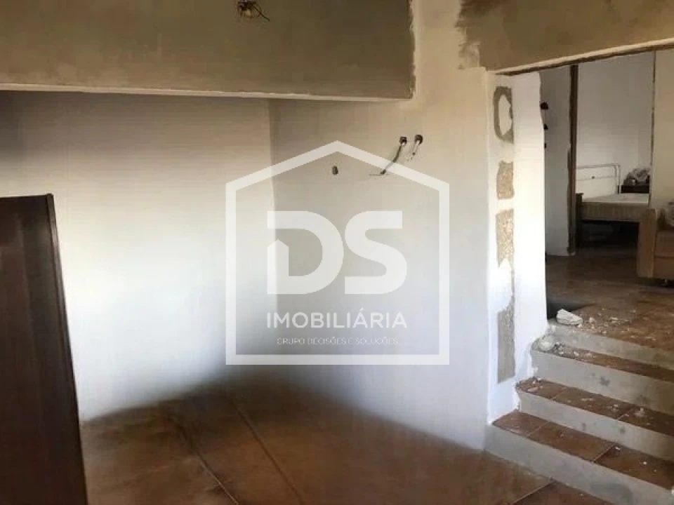 Moradia T0 para Venda em Juncais, Vila Ruiva e Vila Soeiro do Chão Foto 4