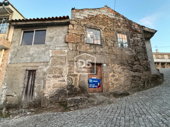 Moradia T0 para Venda em Juncais, Vila Ruiva e Vila Soeiro do Chão Foto 1