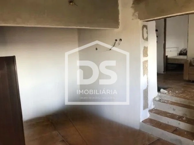 Moradia T0 para Venda em Juncais, Vila Ruiva e Vila Soeiro do Chão Foto 4