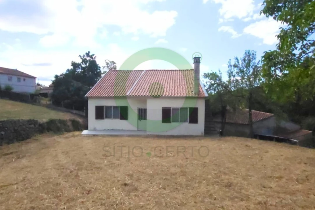 Moradia T4 para Venda em Tuizelo Foto 2