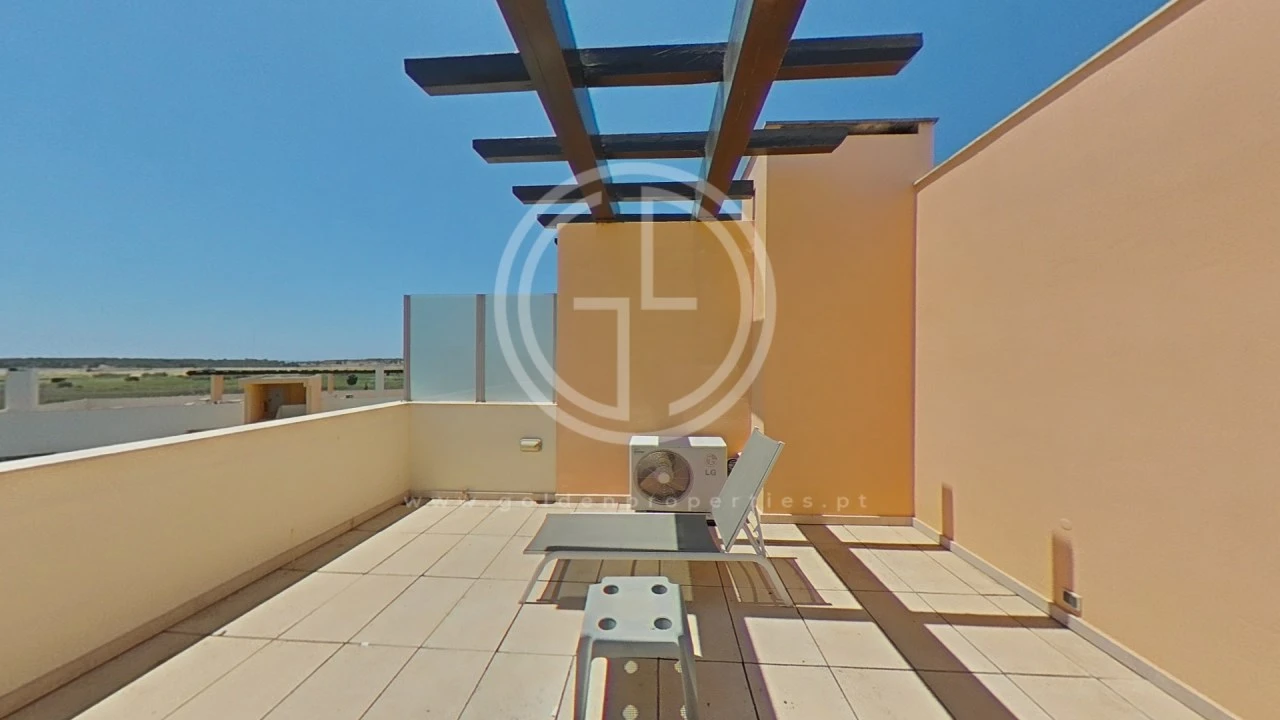 Apartamento T2 para Venda em Quarteira Foto 37