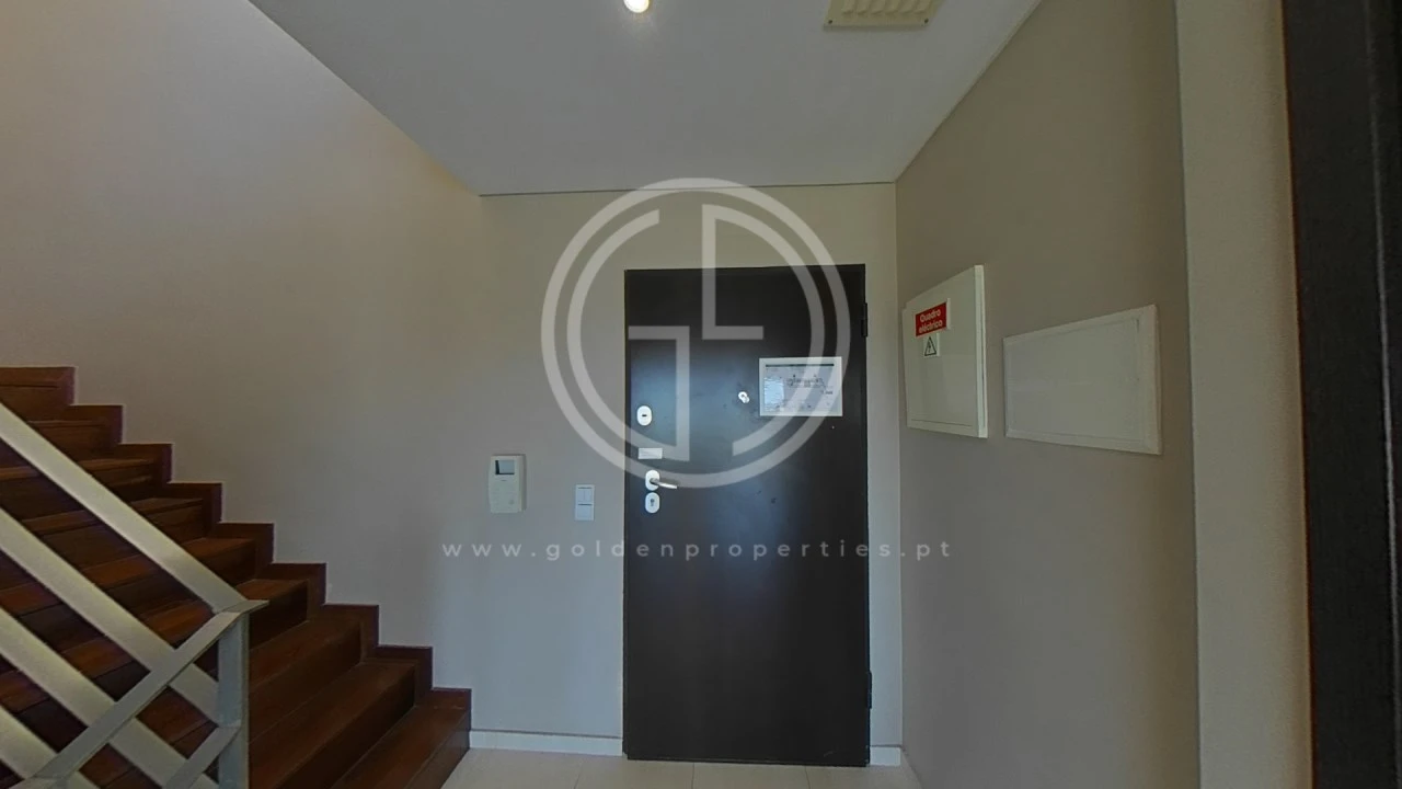Apartamento T2 para Venda em Quarteira Foto 27