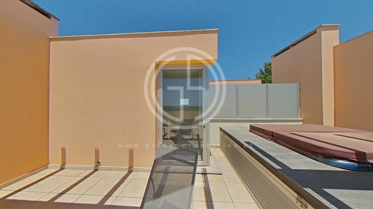 Apartamento T2 para Venda em Quarteira Foto 28