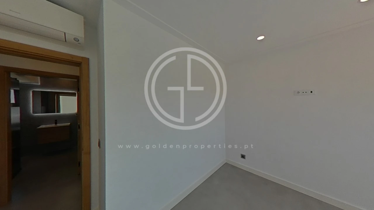 Moradia T5 para Venda em Quarteira Foto 94