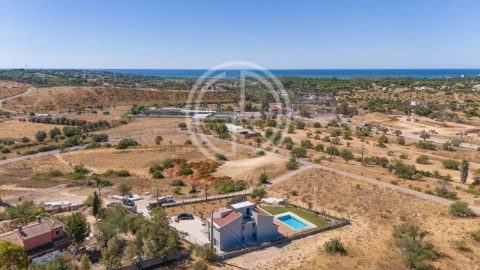 Moradia T5 para Venda em Quarteira