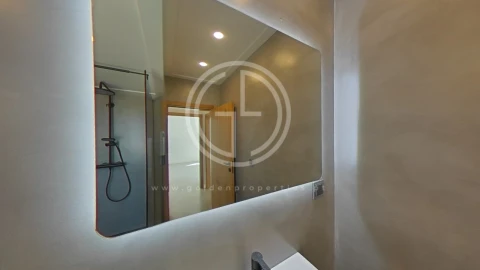 Moradia T5 para Venda em Quarteira