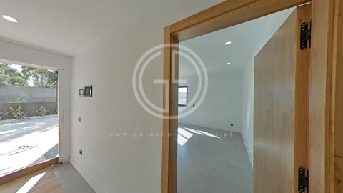 Moradia T5 para Venda em Quarteira