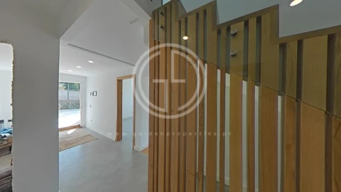 Moradia T5 para Venda em Quarteira