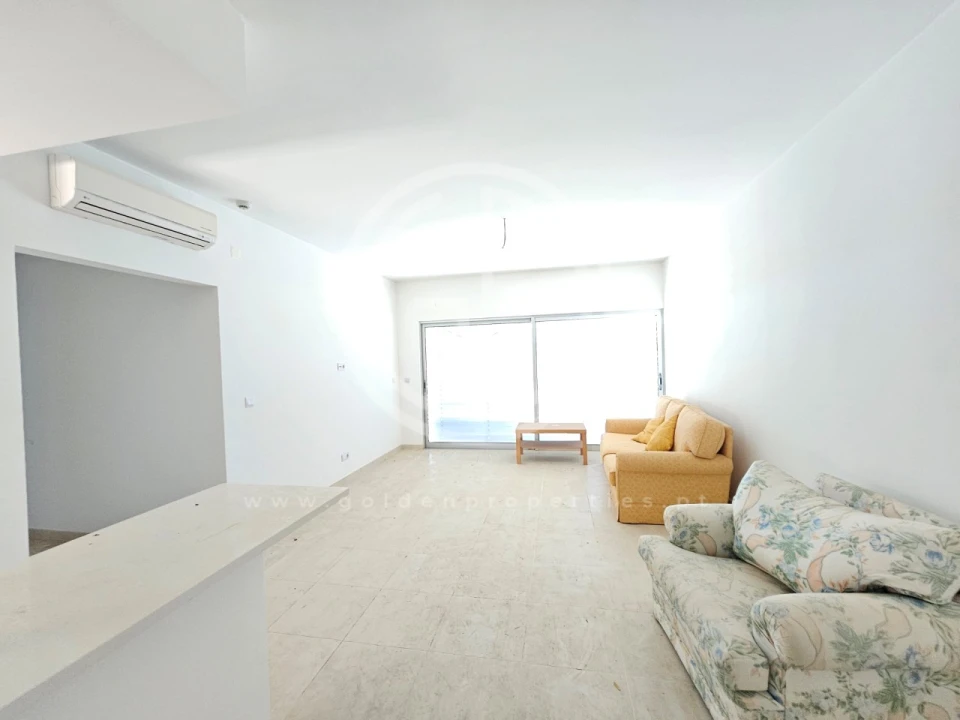 Apartamento T2 para Venda em Quarteira Foto 9