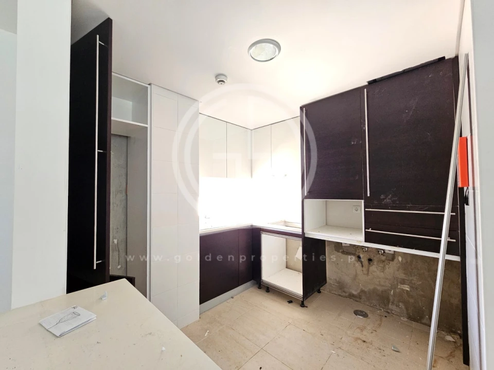 Apartamento T2 para Venda em Quarteira Foto 7