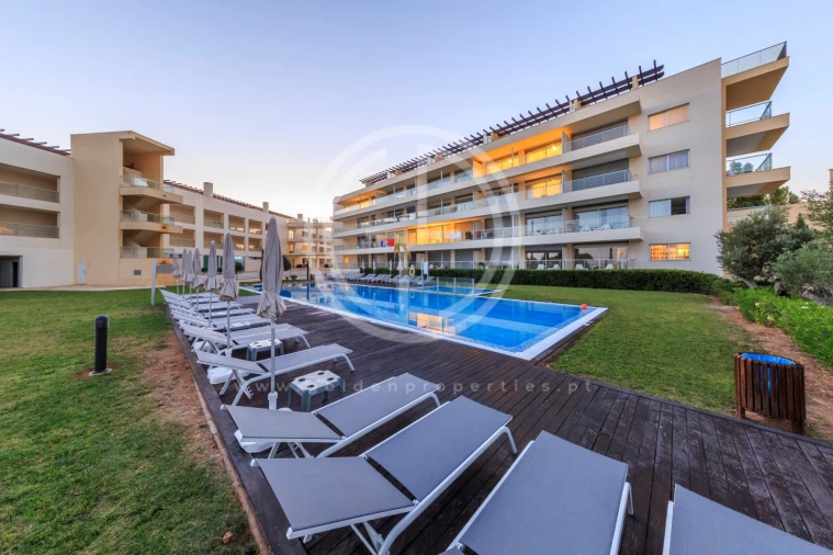 Apartamento T2 para Venda em Quarteira Foto 2