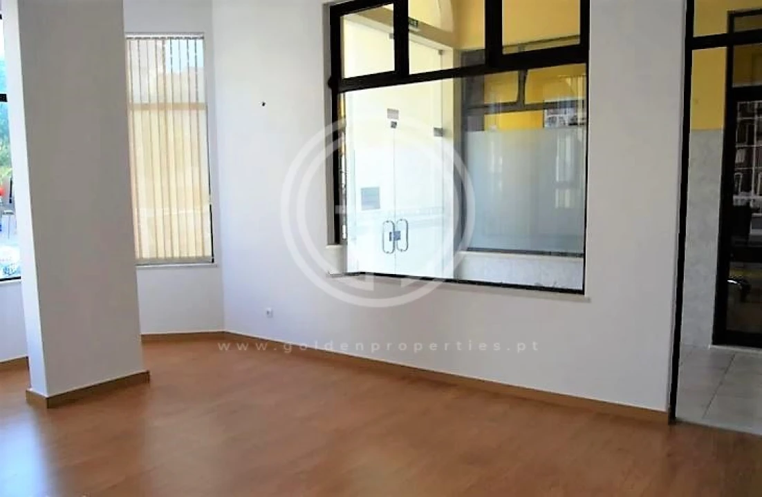 Loja para Venda em Ferragudo Foto 3