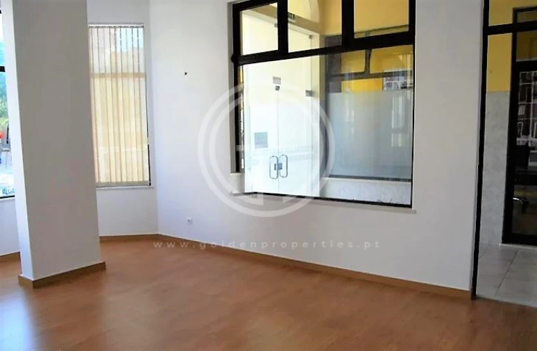 Loja para Venda em Ferragudo Foto 3