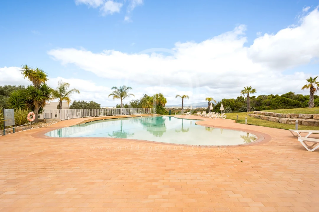 Apartamento para Venda em Estômbar e Parchal Foto 12