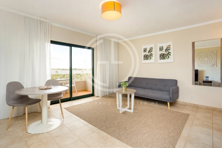 Apartamento para Venda em Estômbar e Parchal Foto 2