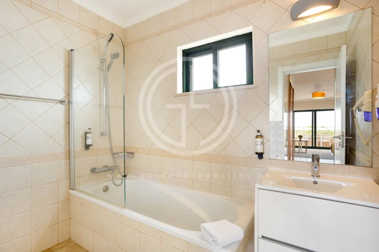 Apartamento para Venda em Estômbar e Parchal Foto 7