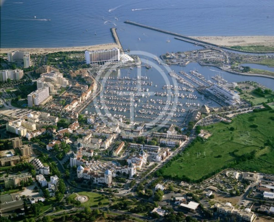 Loja para Venda em Quarteira Foto 13