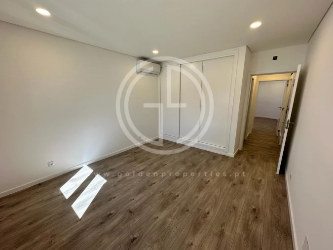 Moradia T3 para Venda em Silves Foto 6