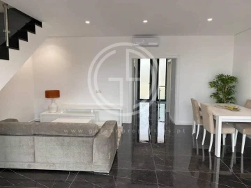 Moradia T3 para Venda em Albufeira e Olhos de Água