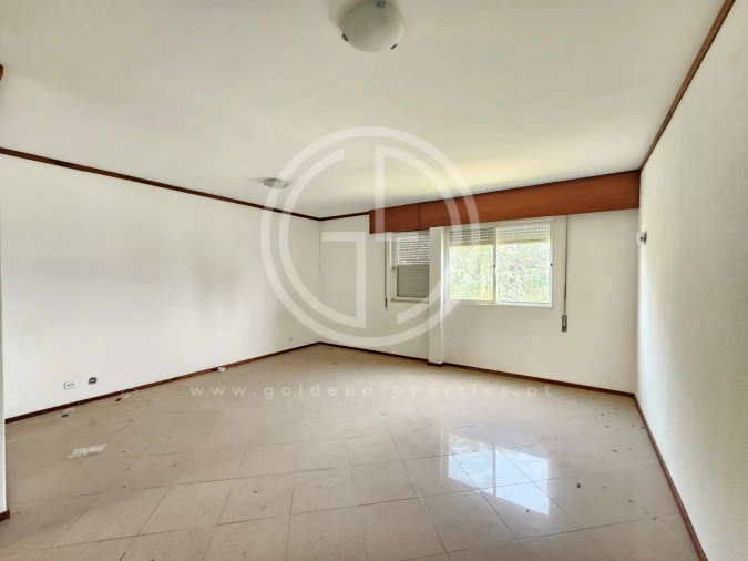 Apartamento T3 para Venda em Quarteira Foto 4