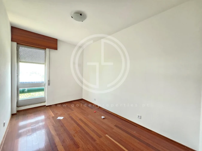 Apartamento T3 para Venda em Quarteira Foto 13