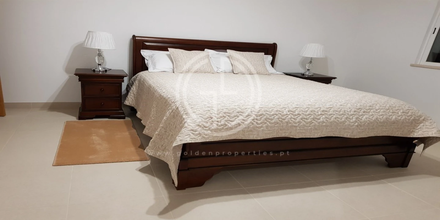 Moradia T4 para Arrendamento férias em Quarteira Foto 10