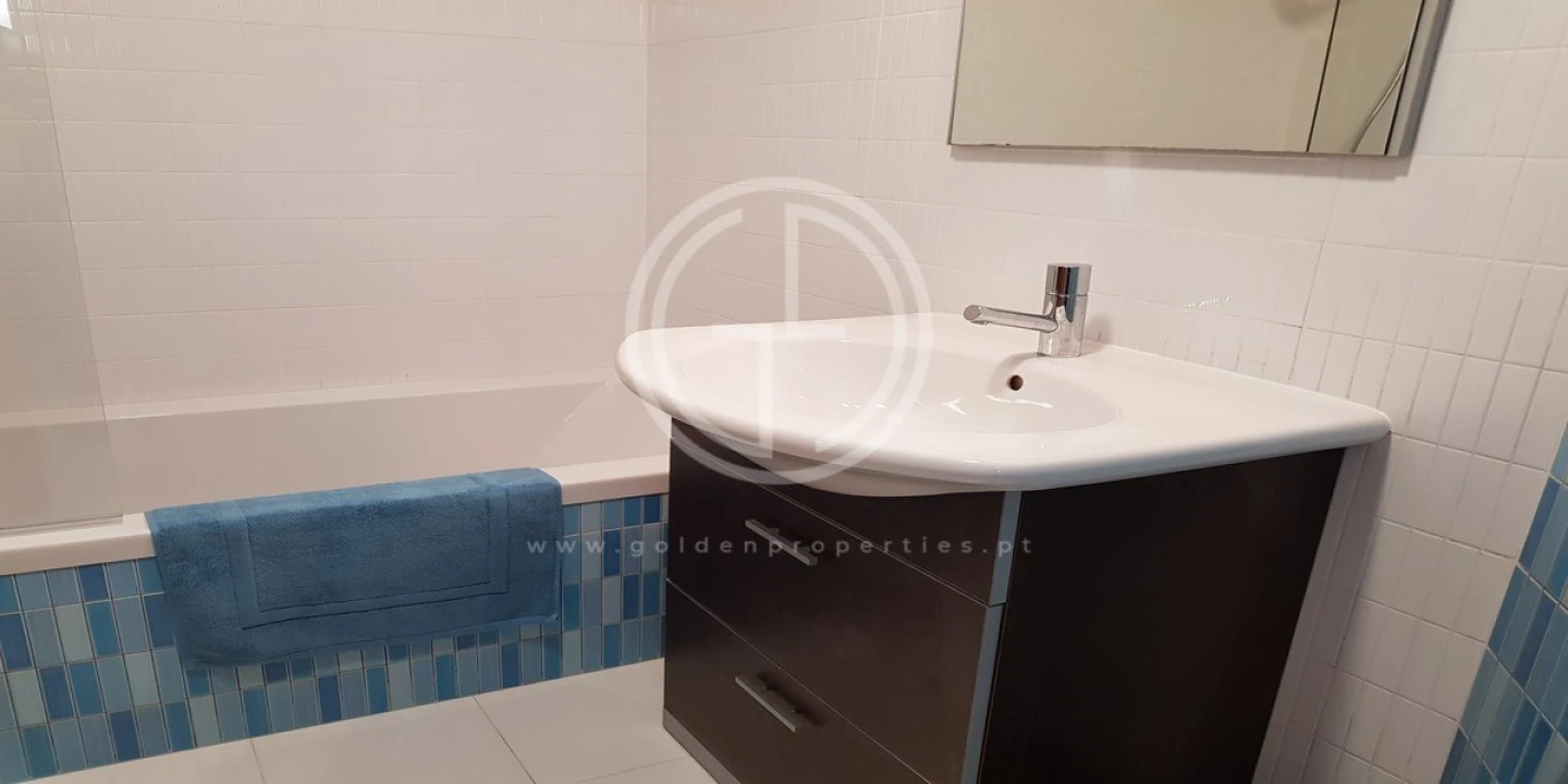 Moradia T4 para Arrendamento férias em Quarteira Foto 17