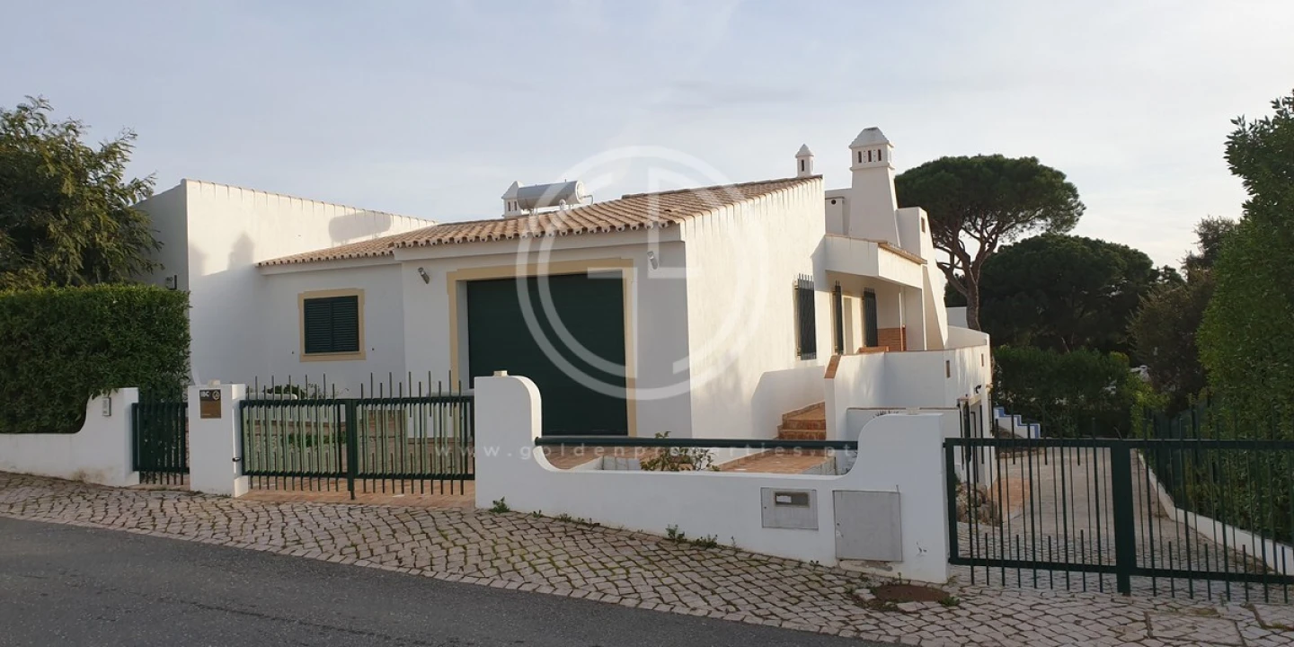 Moradia T4 para Arrendamento férias em Quarteira Foto 24