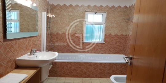 Moradia T4 para Arrendamento férias em Quarteira