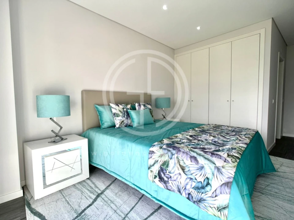 Apartamento T3 para Venda em Quelfes Foto 9