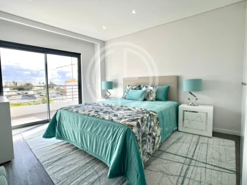 Apartamento T3 para Venda em Quelfes