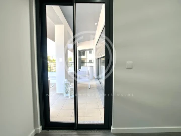 Apartamento T3 para Venda em Quelfes