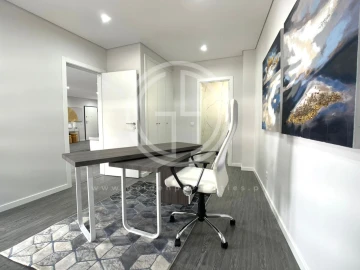 Apartamento T4 para Venda em Quelfes