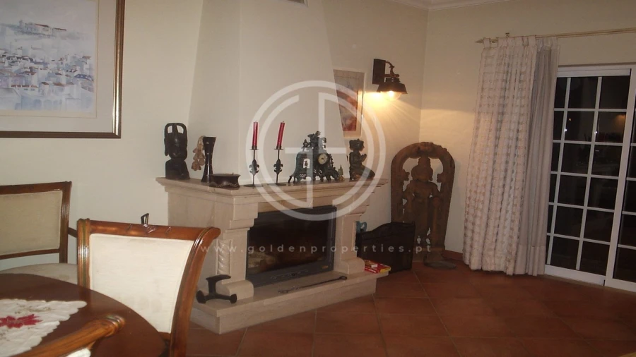 Moradia T4 para Venda em Almancil Foto 3
