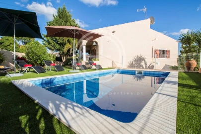 Moradia T4 para Arrendamento férias em Loule (São Sebastião)