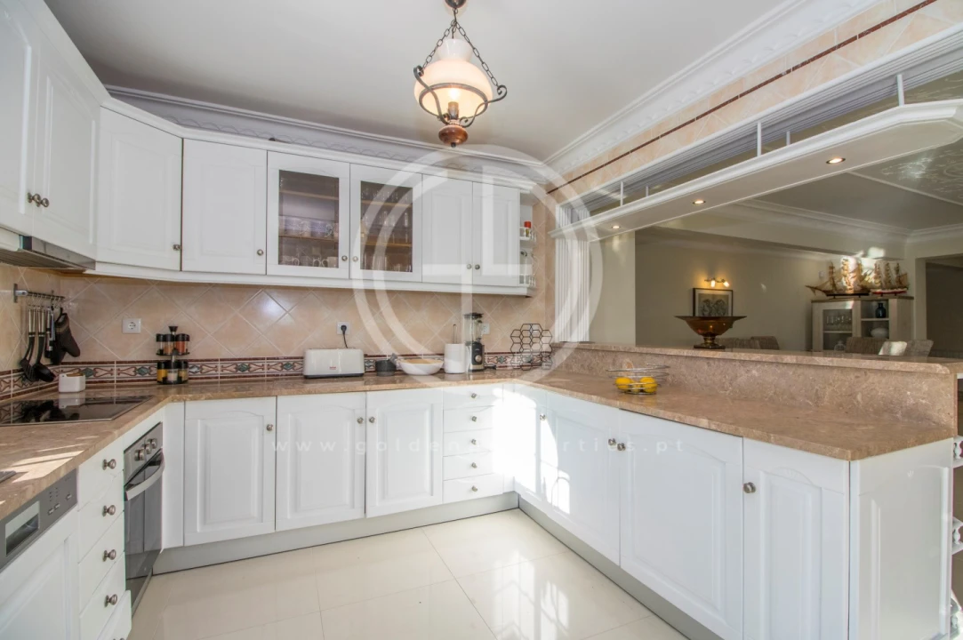 Moradia T6 para Arrendamento férias em Quarteira Foto 7