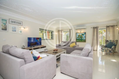 Moradia T6 para Arrendamento férias em Quarteira