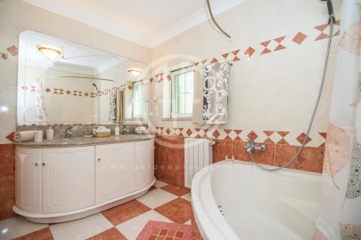 Moradia T6 para Arrendamento férias em Quarteira