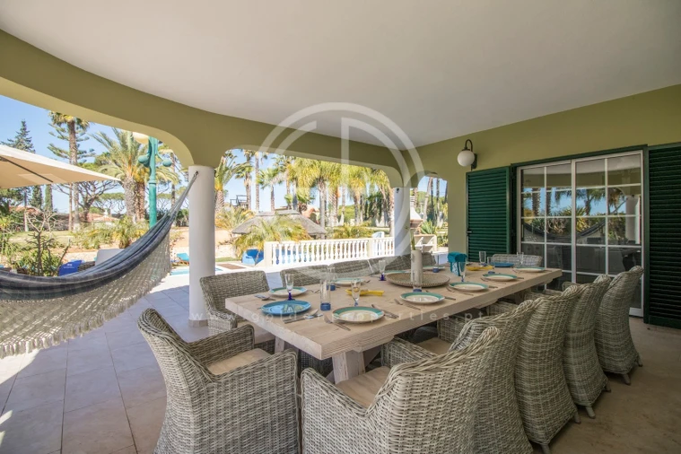 Moradia T6 para Arrendamento férias em Quarteira Foto 2