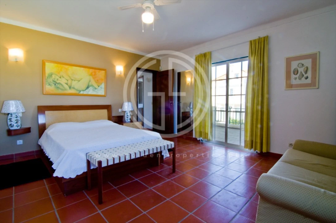 Moradia T4 para Arrendamento férias em Quarteira Foto 6