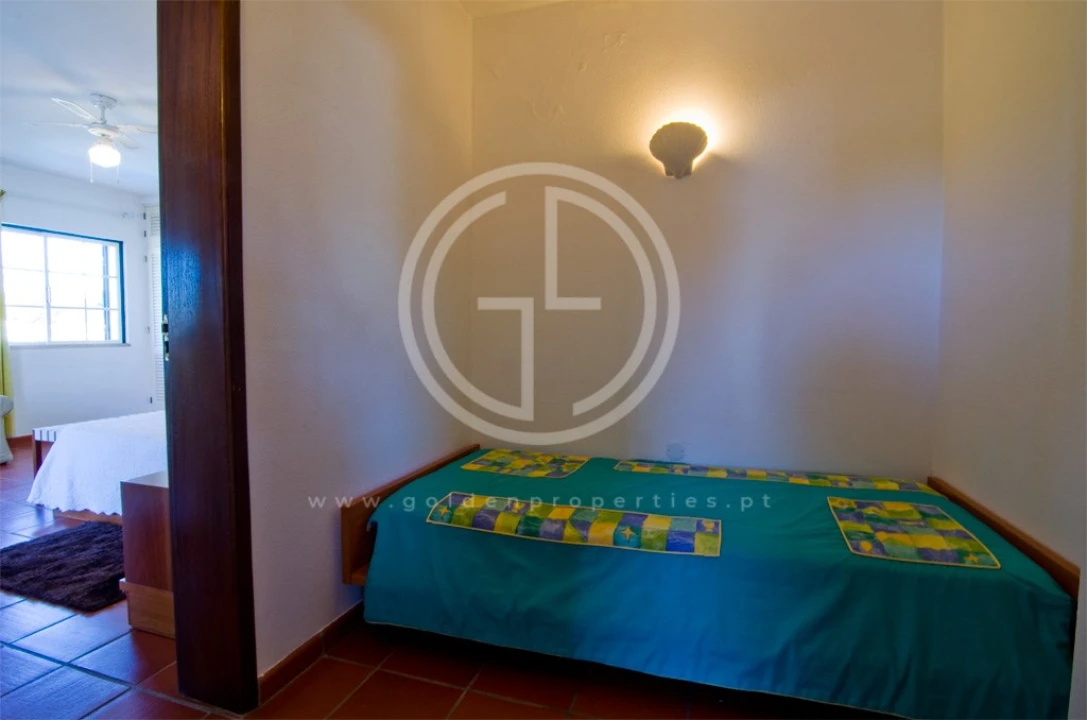 Moradia T4 para Arrendamento férias em Quarteira Foto 9