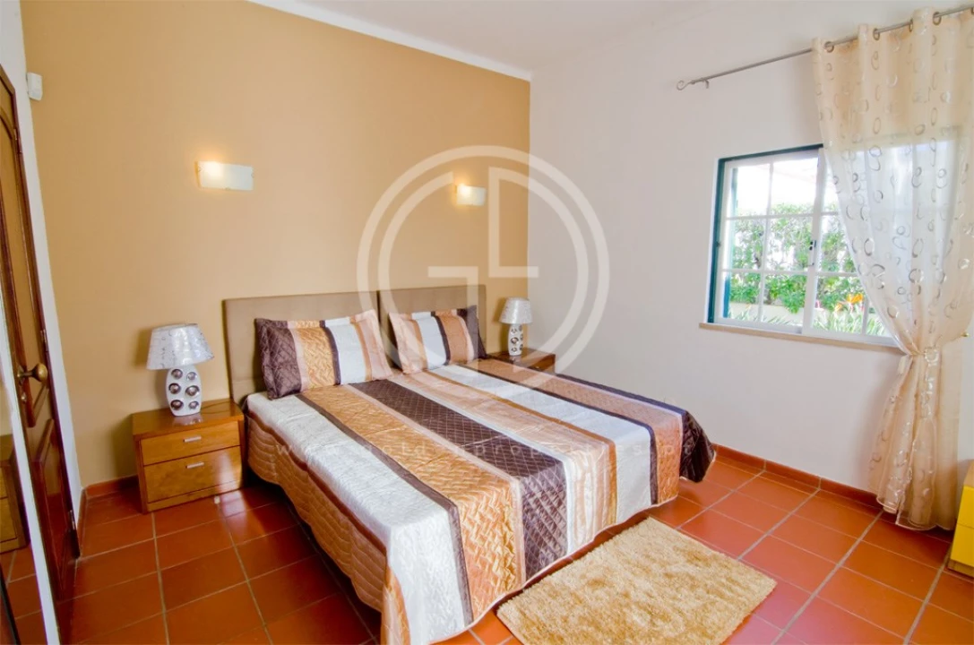 Moradia T4 para Arrendamento férias em Quarteira Foto 5