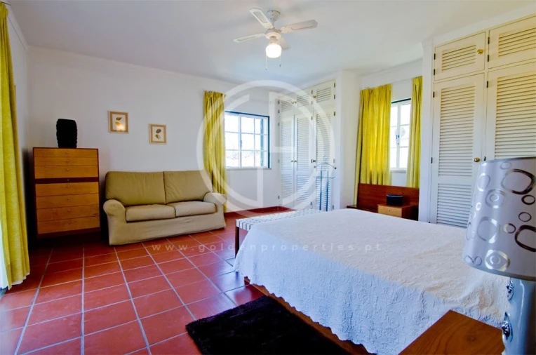 Moradia T4 para Arrendamento férias em Quarteira Foto 7