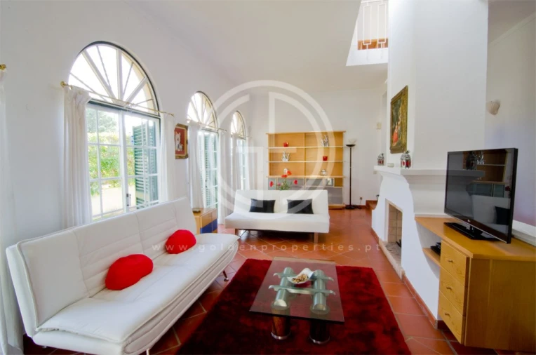 Moradia T4 para Arrendamento férias em Quarteira Foto 3