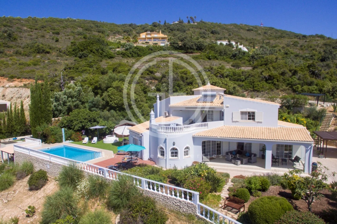 Moradia T4 para Arrendamento férias em Santa Barbara de Nexe Foto 28