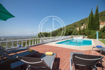 Moradia T4 para Arrendamento férias em Santa Barbara de Nexe