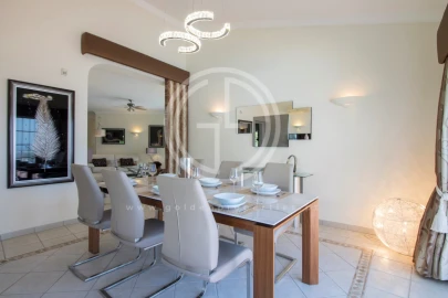 Moradia T4 para Arrendamento férias em Santa Barbara de Nexe